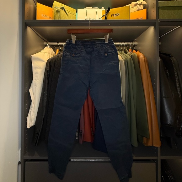 Men’s Abercrombie & Fitch Chino Jogger Pants in Navy - Picture 2 of 3